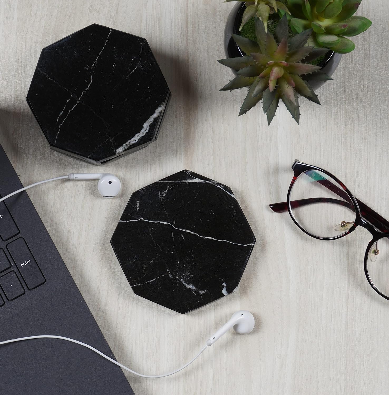 black coaster plate